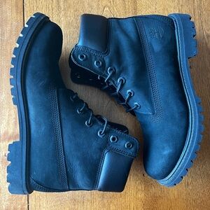 Women’s Black Timberland woods boots